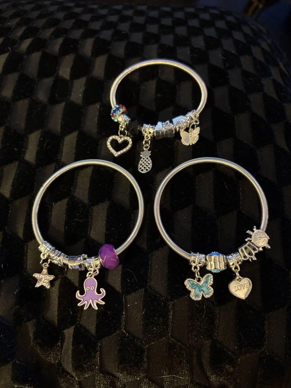 Bracelet- Girls Stretch 3 Bracelets  adorable nwt Tray 115